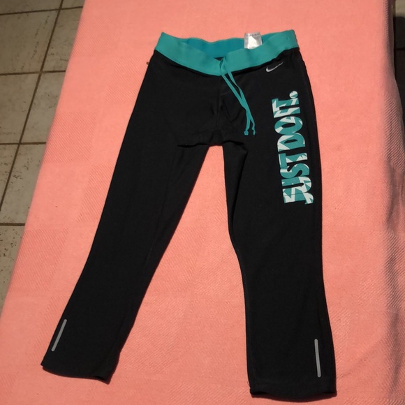 ⬇️⭐️ Women’s Nike Just Do It Leggings - Picture 4 of 12